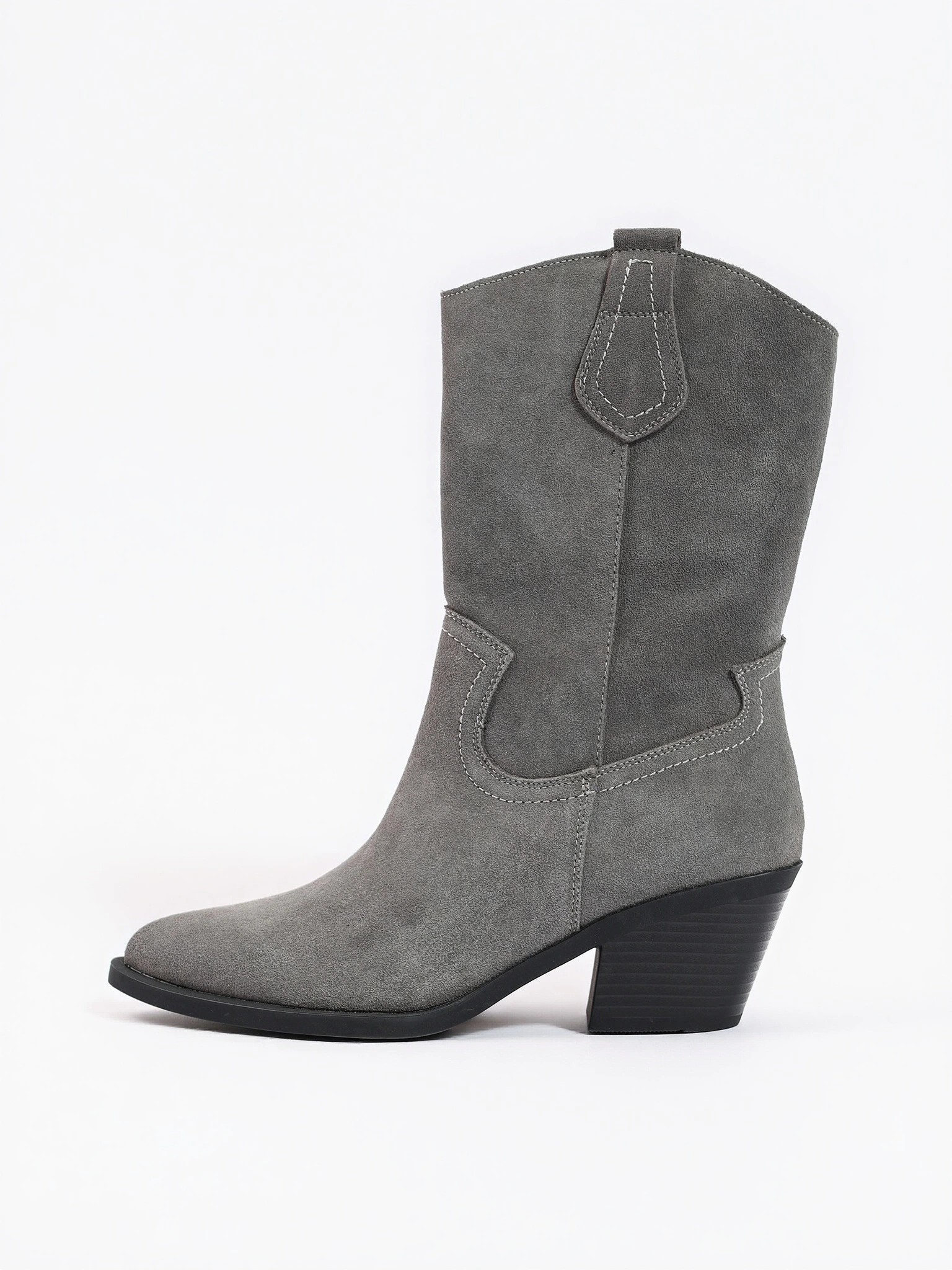 Сапоги-казаки укороченные  серого цвета из натуральной замши